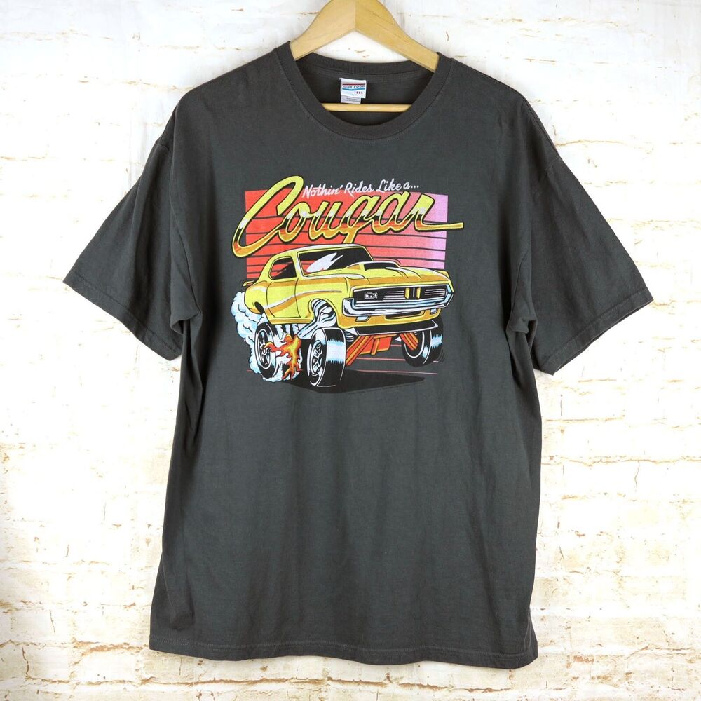 Junk Food Nothing Rides Like A Cougar T-shirt Mens L Gray Car Graphic Funny